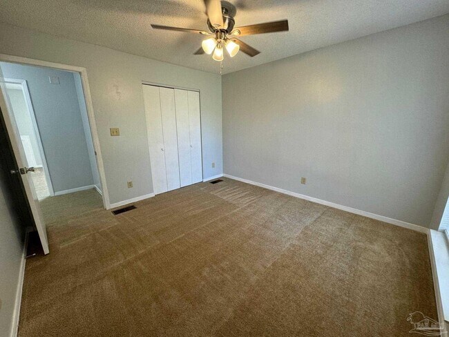 Building Photo - 2810 Villa Woods Cir