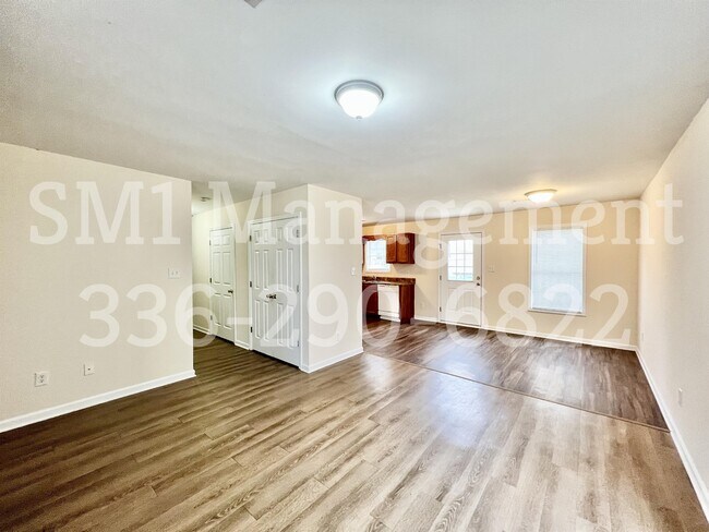 Building Photo - 121 Thomas St