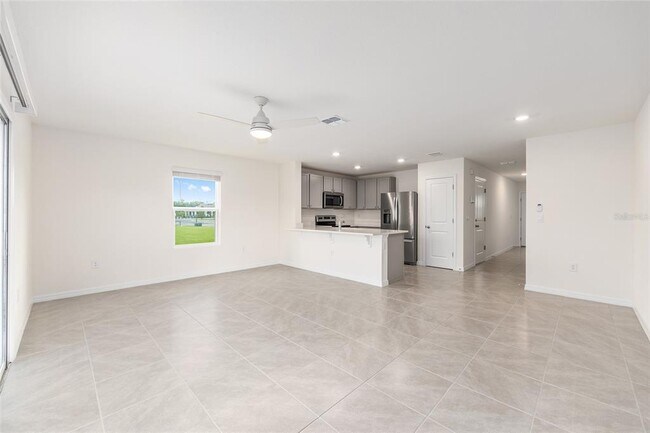 Building Photo - 8247 SW 67th Ave