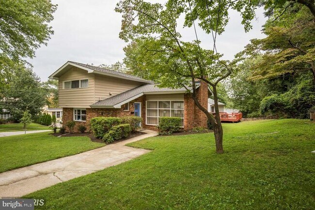 Building Photo - 8 Gruenther Ct