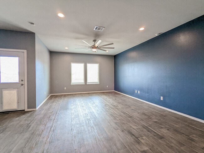 Building Photo - 14541 Montclair Way