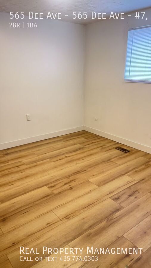 Building Photo - 565 Dee Ave