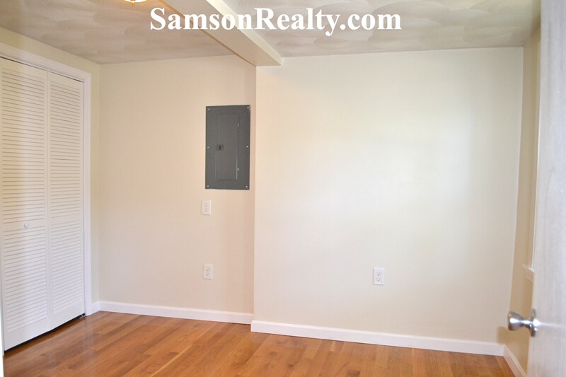 Building Photo - 84 Ryan Ave