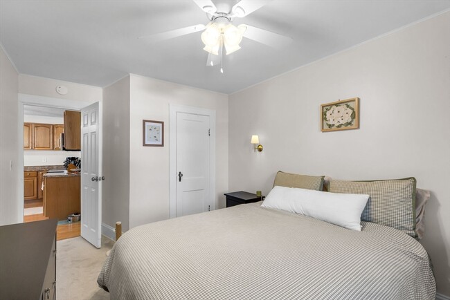 Building Photo - 36 Kulig St