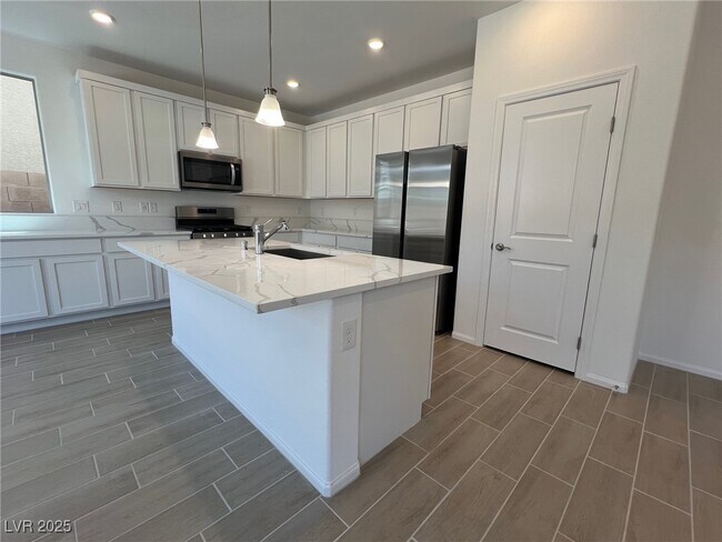 Building Photo - 7470 S Pioneer Way