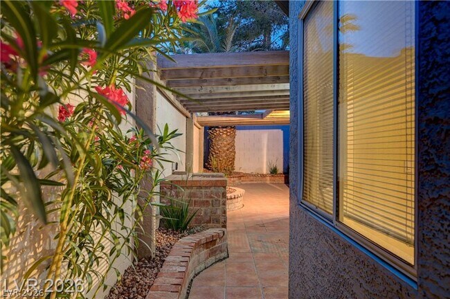 Building Photo - 2283 Ramsgate Dr