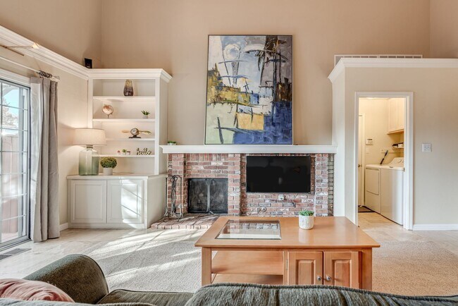 Building Photo - Fully Furnished Reno Retreat – Utilities Included & Flexible Lease Terms