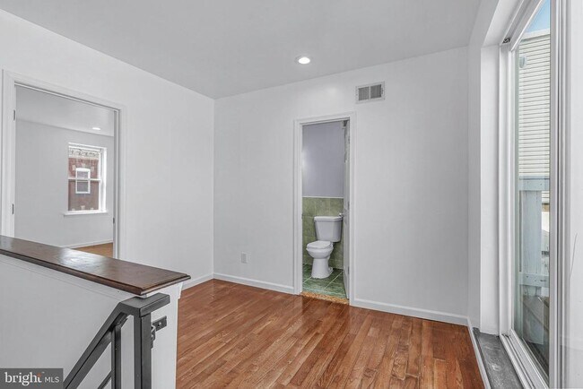 Building Photo - 1719 S 18th St