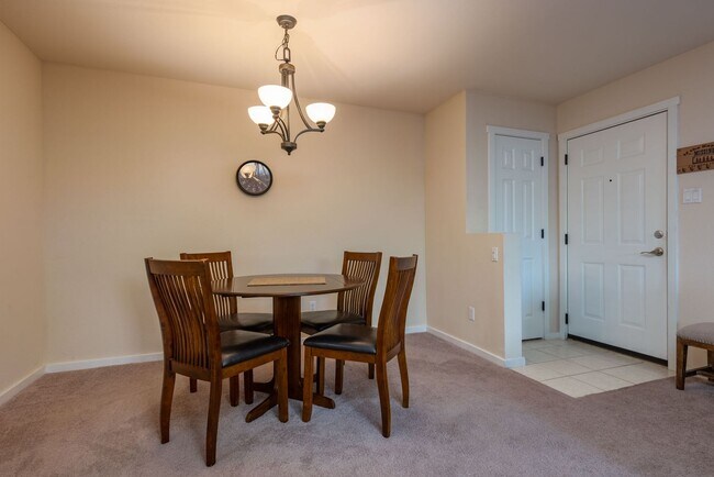 Building Photo - Fully Furnished Ground Level Available Now!