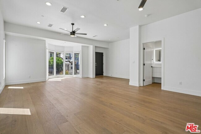 Building Photo - 6521 Homewood Ave