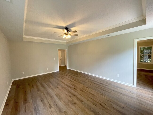 Building Photo - 100 Brook Glen Dr