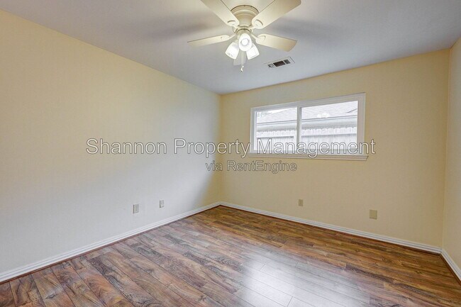 Building Photo - 5403 Clift Haven Dr