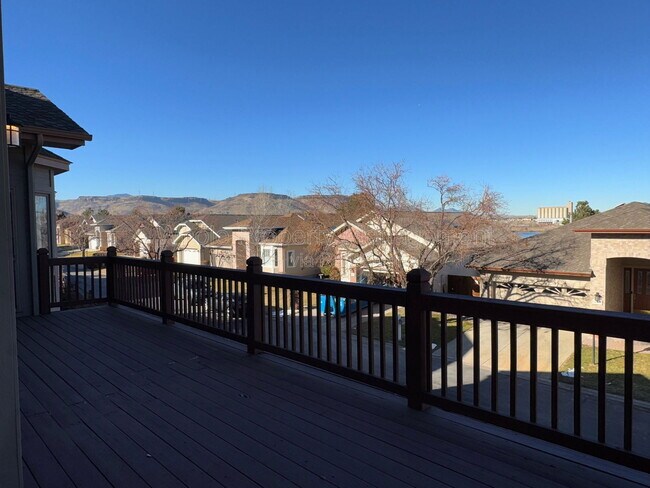 Building Photo - 14973 W 32nd Dr