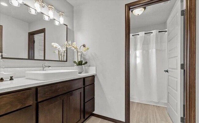 Building Photo - Charming 2-Story Home in Post Falls – Spac...
