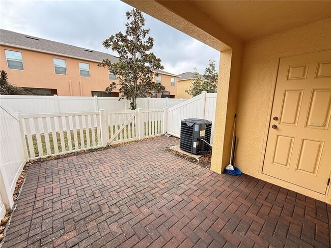 Building Photo - 9854 Trumpet Vine Loop