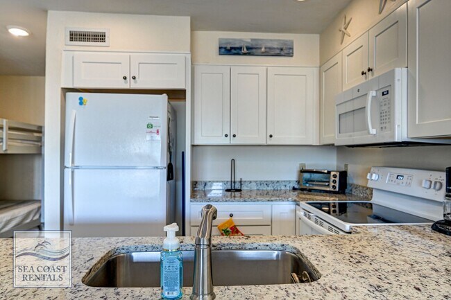 Building Photo - FURNISHED OFF-SEASON MONTHLY RENTAL NOW AVAILABLE