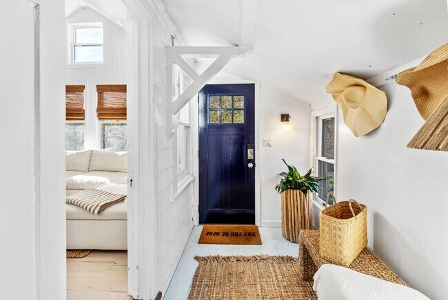 Building Photo - 144 Powell Ave