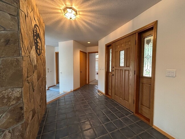 Building Photo - Stunning 3 Bed/ 2.5-Bath Home on the River...