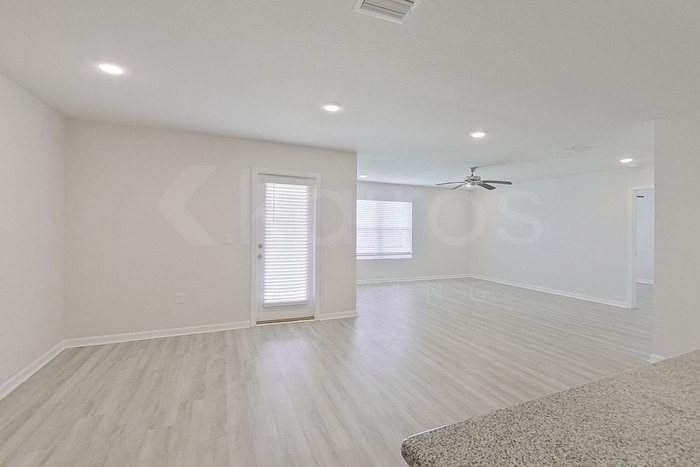 Building Photo - 127 Swallowtail Ln