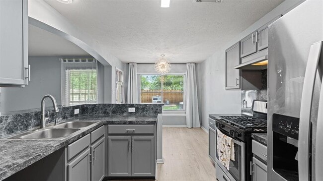 Building Photo - 8219 Fuqua Gardens Dr