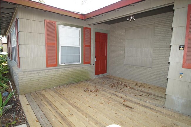 Building Photo - 5564 Aspen St
