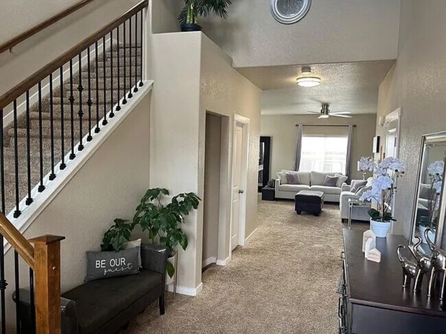 Building Photo - 7691 Barraport Dr
