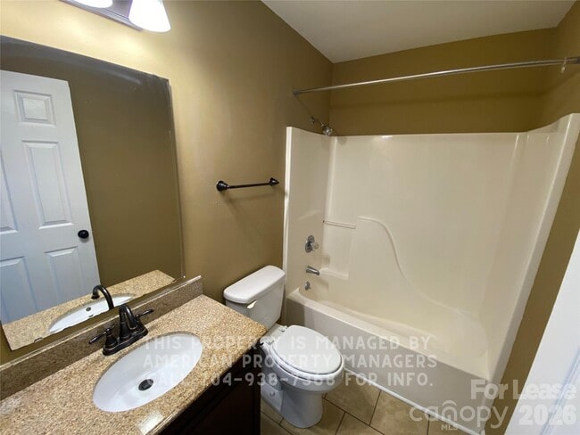 Building Photo - 318 Kimball St