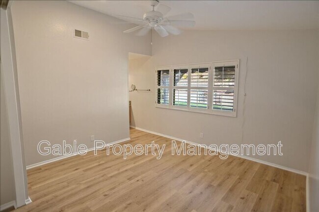 Building Photo - 27553 Saffron Ln