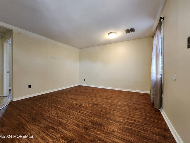 Building Photo - 11 Lincoln Ave