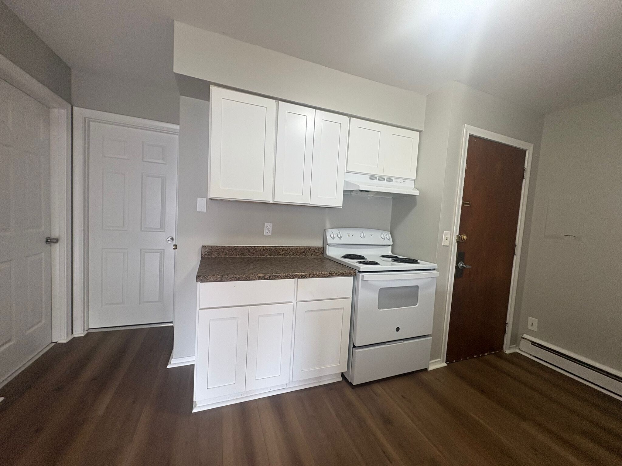 Building Photo - 220 Glen Haven Rd