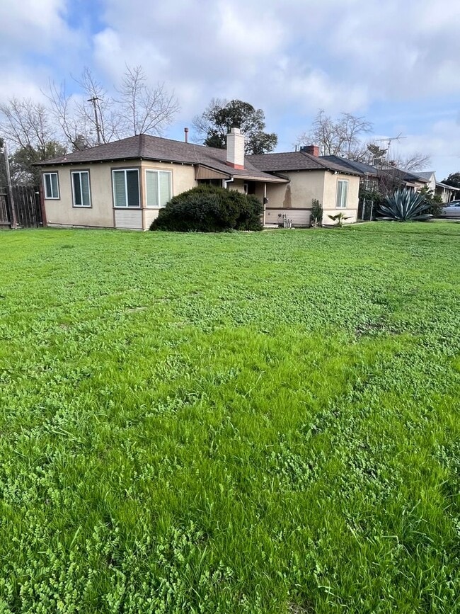 Building Photo - NICE UPDATED HOME IN SACRAMENTO!!