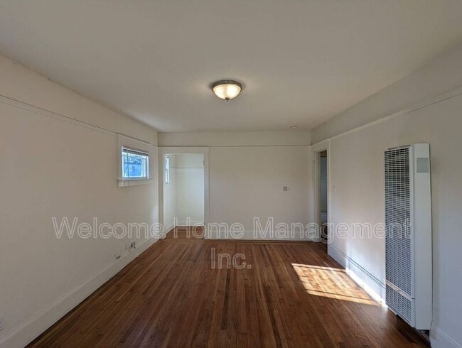 Building Photo - 1930 California St