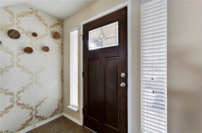 Building Photo - 9501 Sweetgum Dr