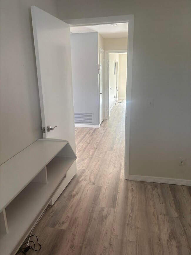 Building Photo - 2600 SE Ocean Blvd