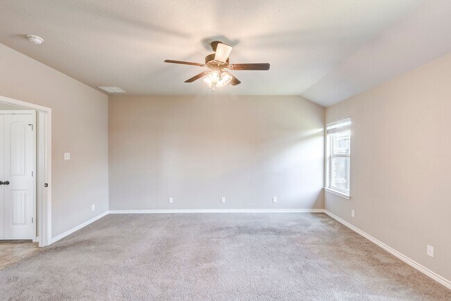Building Photo - 6302 Castle Gap Dr
