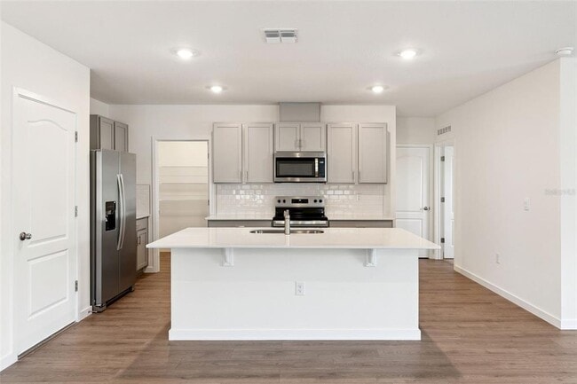 Building Photo - 2113 Walnut Crk Dr