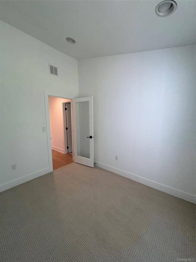 Building Photo - 4071 Fairways Dr