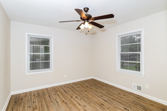 Building Photo - 6281 Denny Ln SW