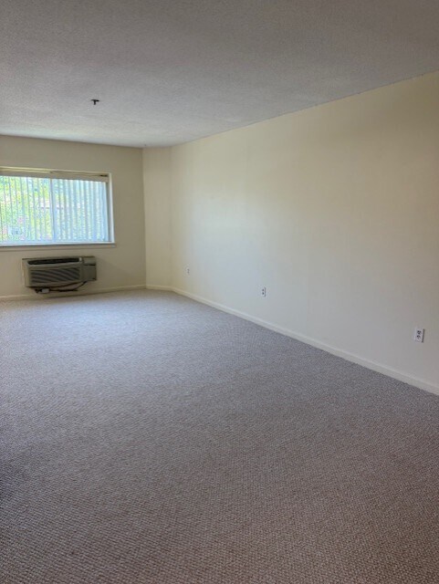 Building Photo - 113 Cluff Crossing Rd