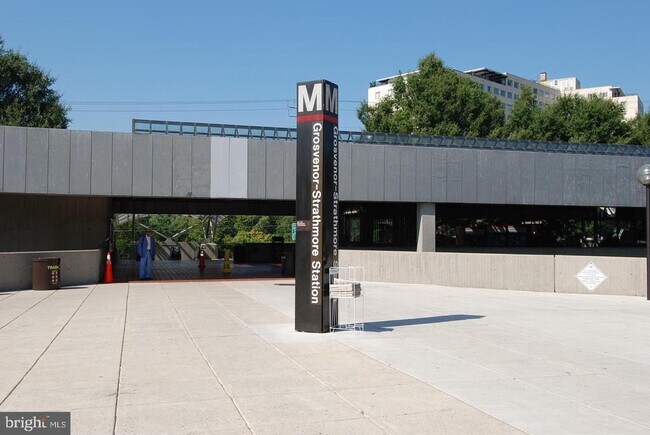 Building Photo - 5225 Pooks Hill Rd