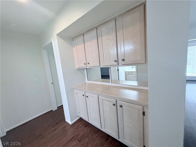 Building Photo - 9709 Blue Bell Dr