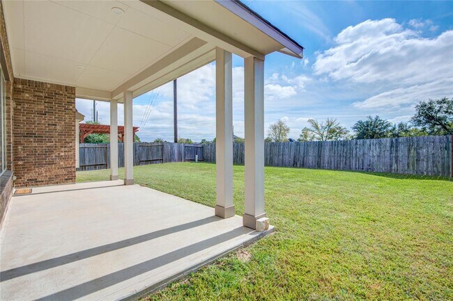 Building Photo - 12704 Southern Oaks Landing