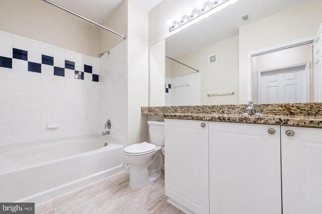 Building Photo - 2765 Centerboro Dr