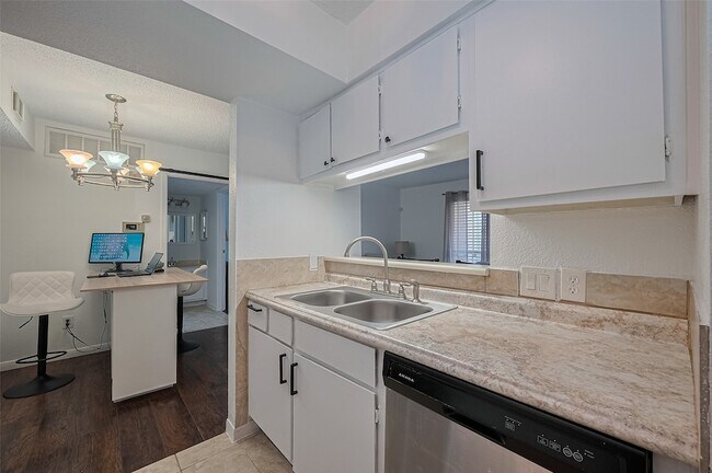 Building Photo - 1505 Ward Rd