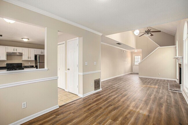 Building Photo - 6592 Anson Ct