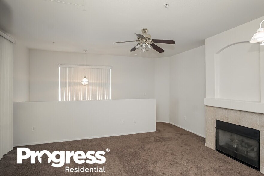 Building Photo - 7131 S Durango Dr