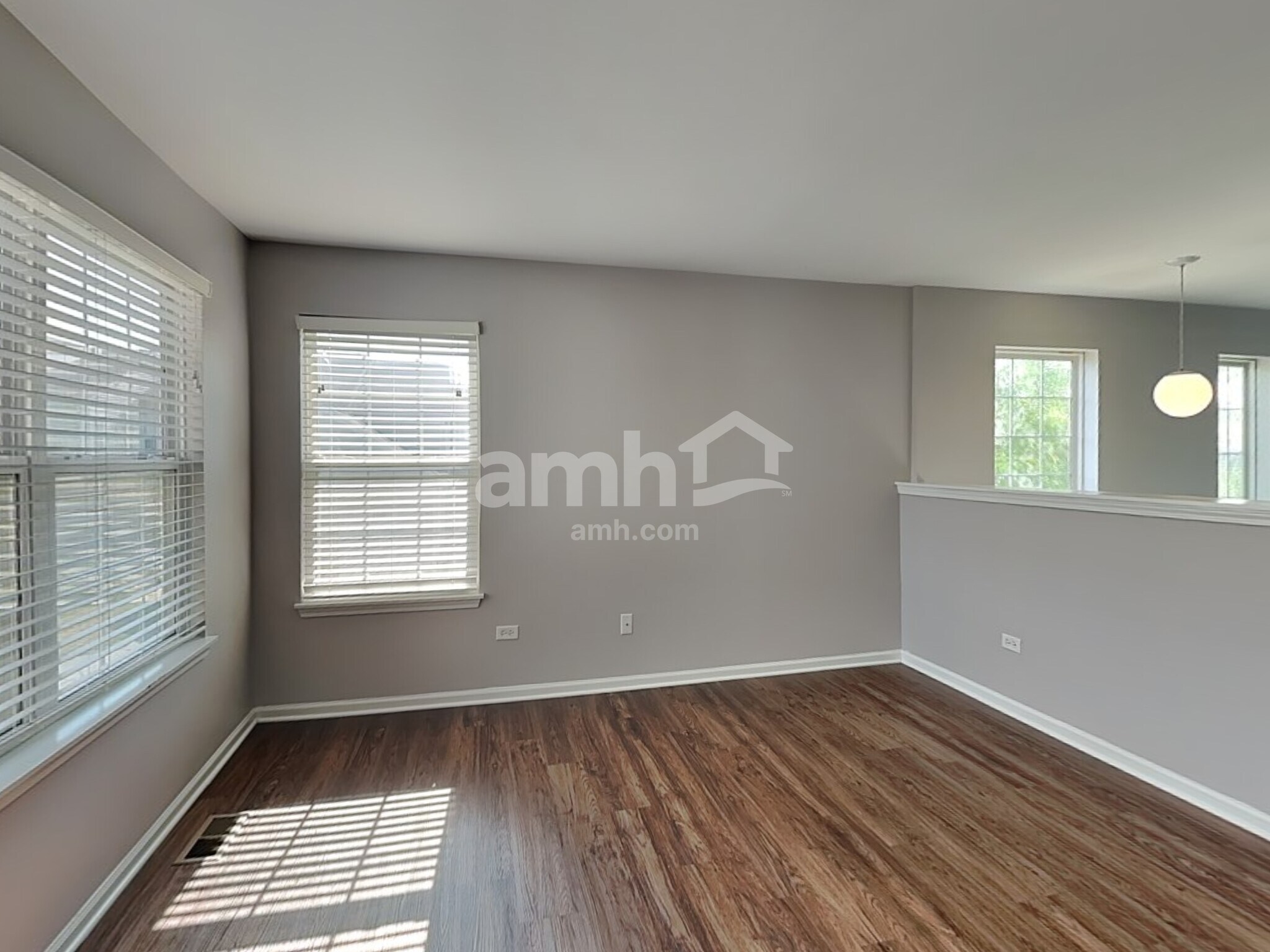 Building Photo - 2923 White Thorn Cir