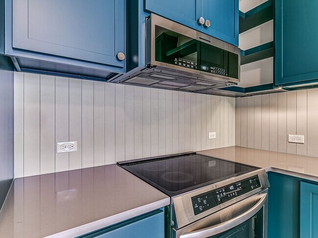 Building Photo - 1632 Spoke St