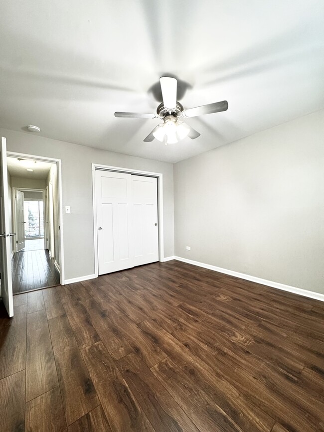 Building Photo - 5644 W 105th St