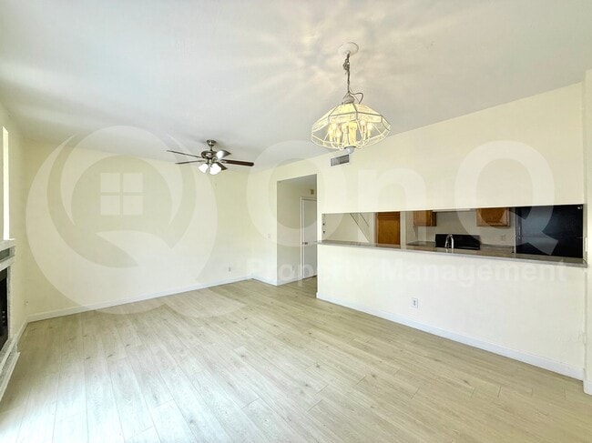 Building Photo - 500 N Roosevelt Ave